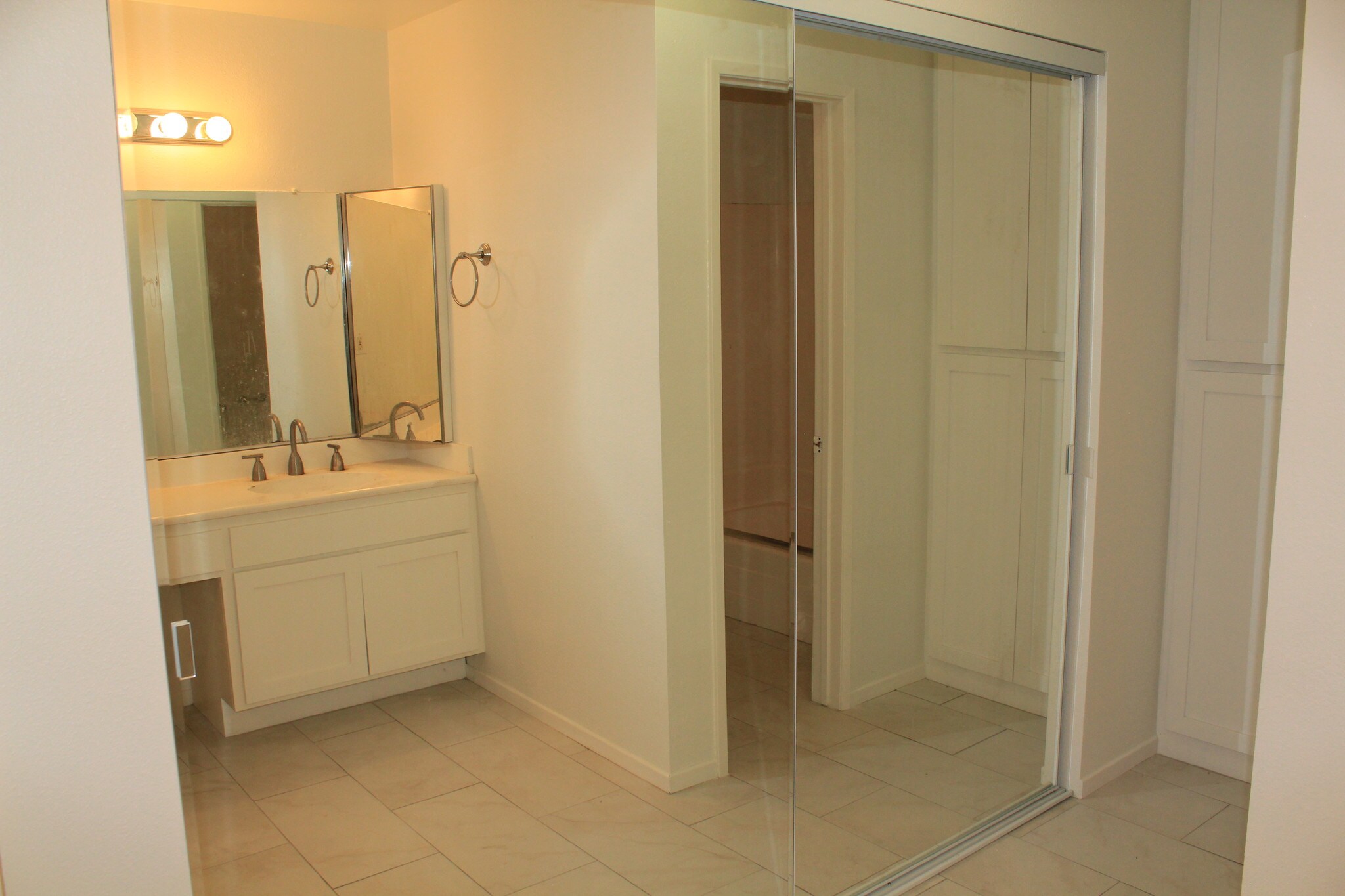 Building Photo - 7765 W 91st St