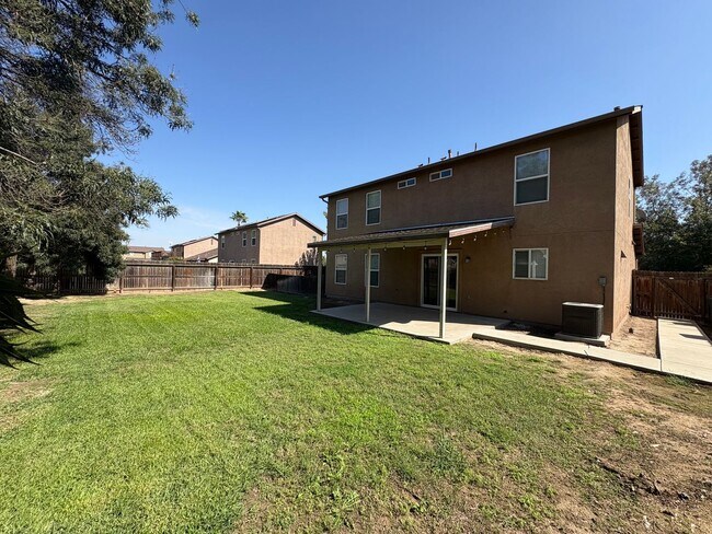 Building Photo - Beautiful home Ready to move in.