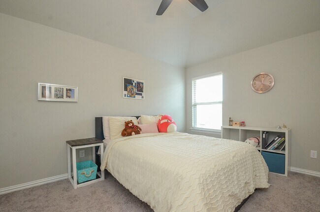 Building Photo - 3711 Lake Falls Dr