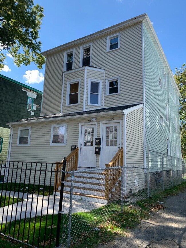 Building Photo - 97-99 Enfield St - 2FL