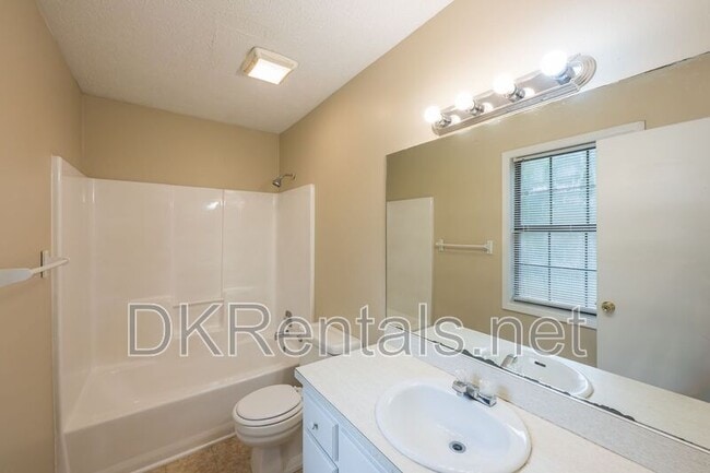 Building Photo - 3038 Courtney Dr