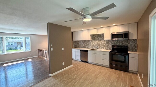 Building Photo - 104 Finwood Dr