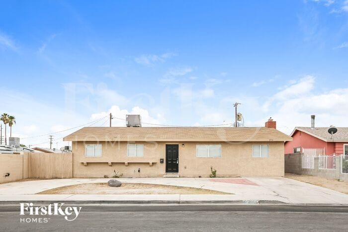 Primary Photo - 2316 E Dori Ave