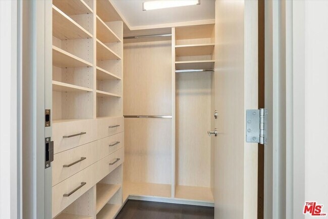 Building Photo - 2301 10th St