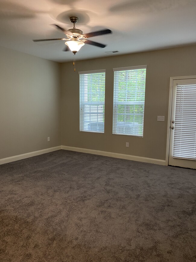 Building Photo - 3922 Volkswalk Plz