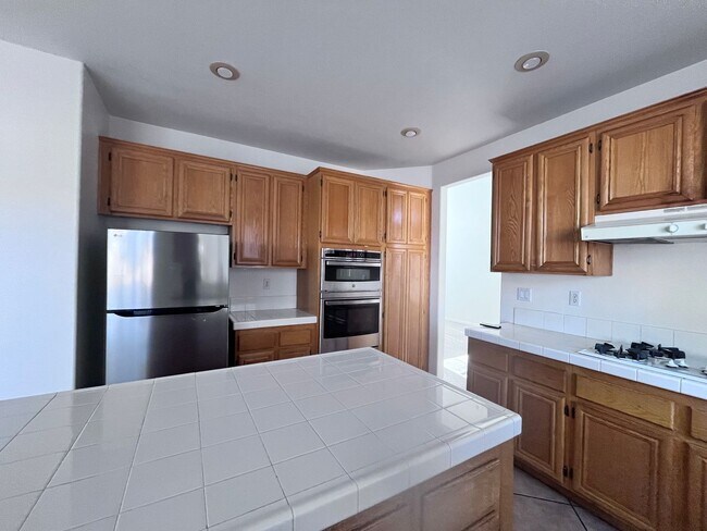 Building Photo - 11811 Columbia Ct