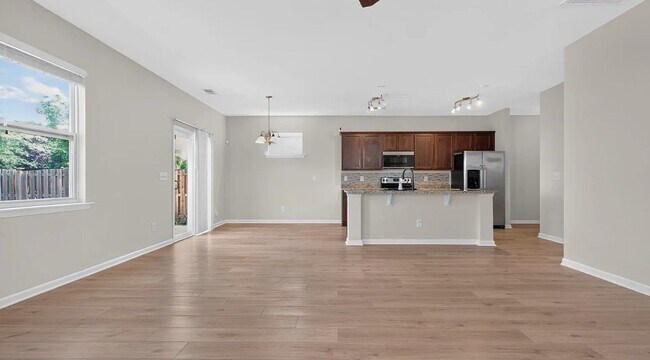 Building Photo - 116 Jersey Ln