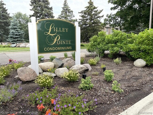 Building Photo - 42595 Lilley Pointe Dr