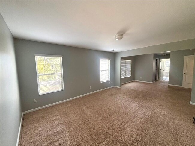 Building Photo - 8389 Regent St