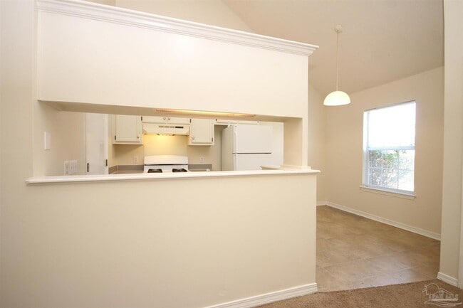 Building Photo - 7033 Weatherwood Dr