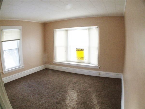 Building Photo - NE 2 bed upstairs at 1552 Coit