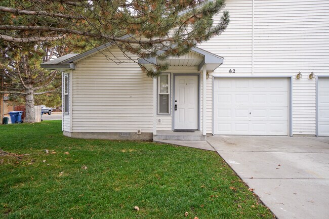 Building Photo - 82 3rd St