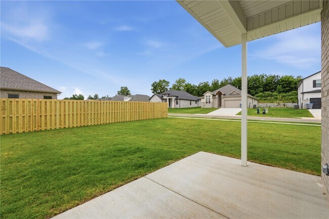 Building Photo - 5127 Vista Ave