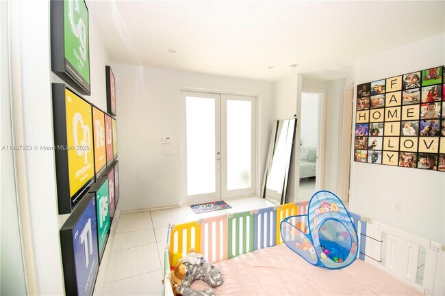 Building Photo - 6320 NW 104th Path