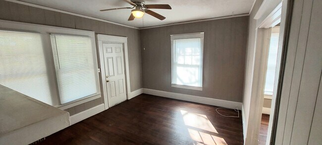 Building Photo - 2411 Wrightsboro Rd