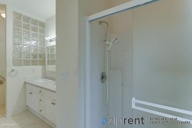 Building Photo - 2 br, 2 bath Townhome - 2803 Wilton Ln E, ...