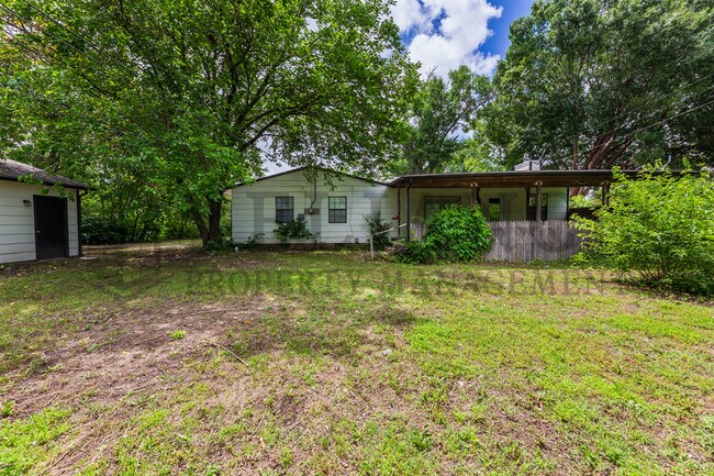 Building Photo - 3236 S Handley St