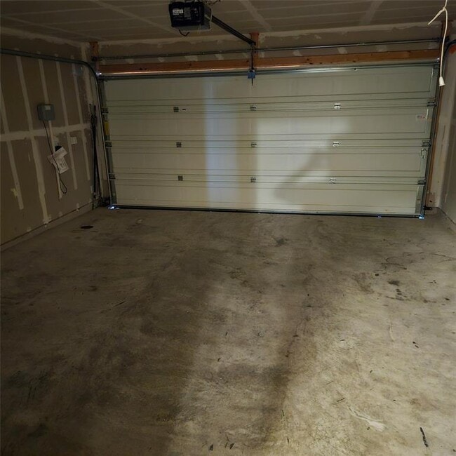 Building Photo - 14010 Macquarie Dr