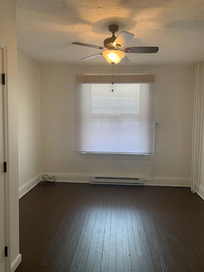 Building Photo - 1st Floor 1 Bed/1Bath,Laundry - West York Borough