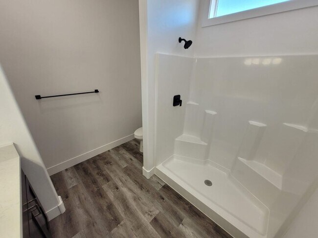 Building Photo - **LEASE TAKEOVER** PLEASE CONTACT CURRENT TENANT: JOEL @ 801-580-1448 - NO DEPOSIT NEEDED, CURREN...