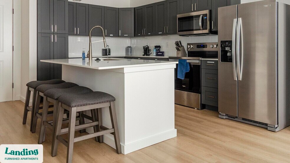 Building Photo - 650 N Main St