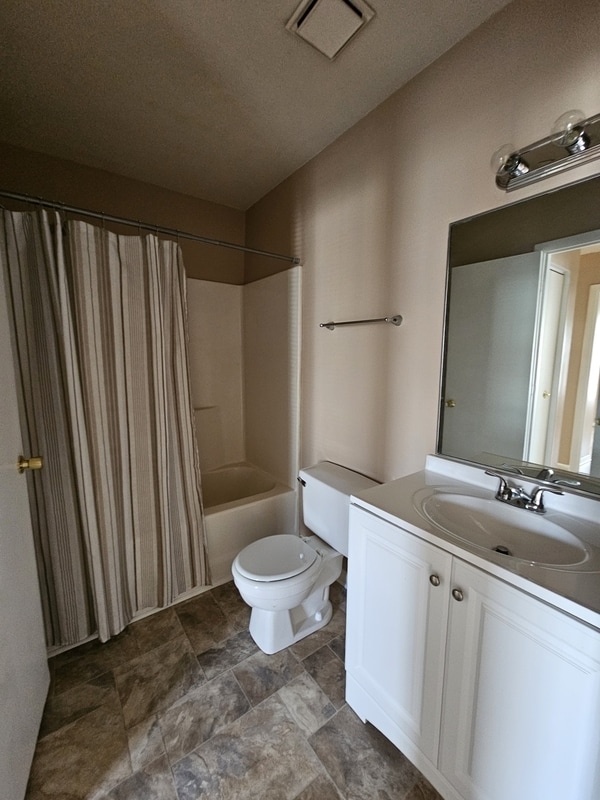 Building Photo - 403 Resort Ct