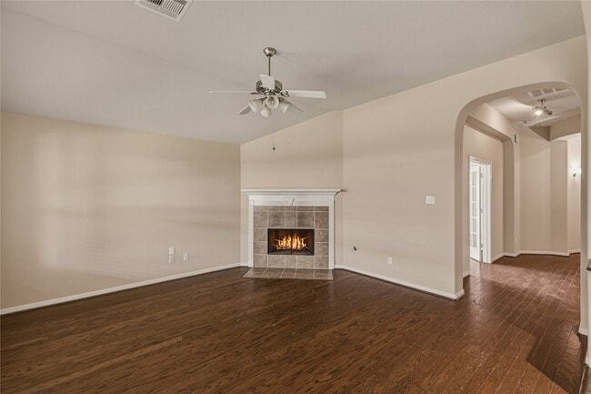 Building Photo - 10906 Angel Lake Dr