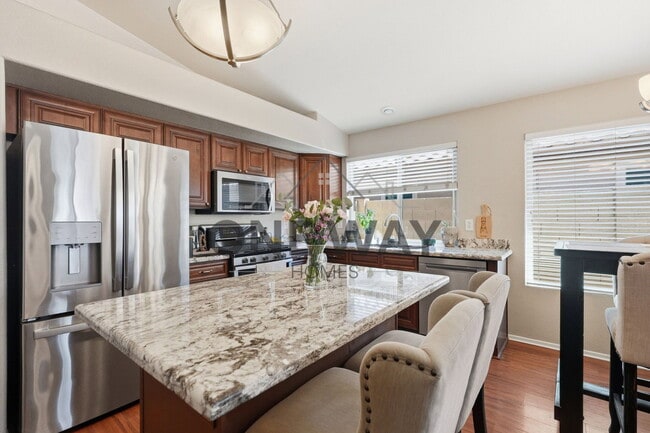 Building Photo - 1307 E Century Ave