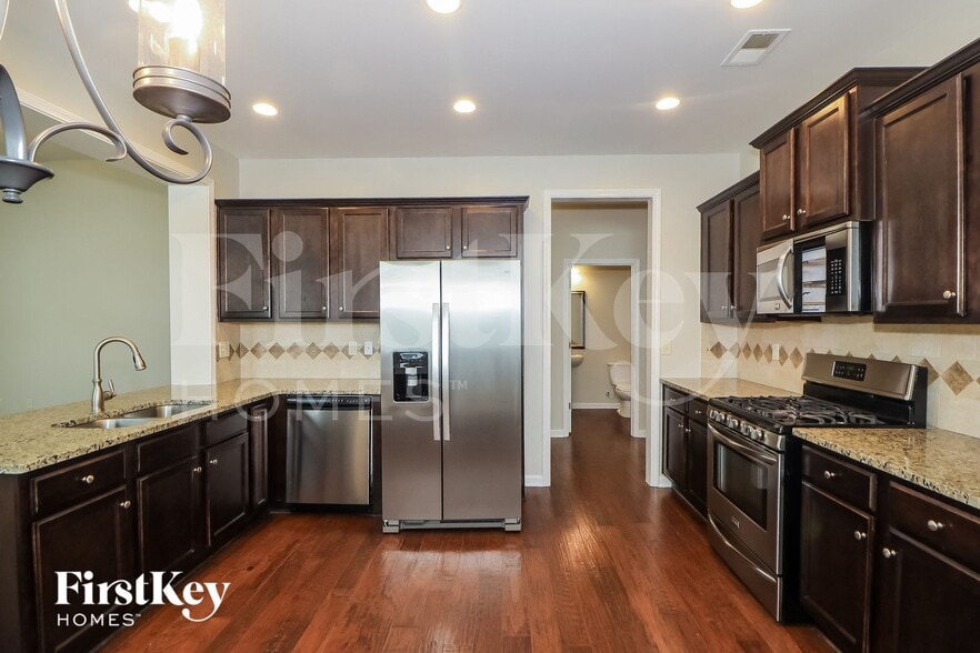 Building Photo - 286 S Village Square