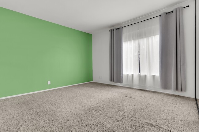 Building Photo - 95 Rockwood
