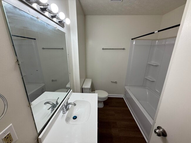 Building Photo - 3719 Trent Cir