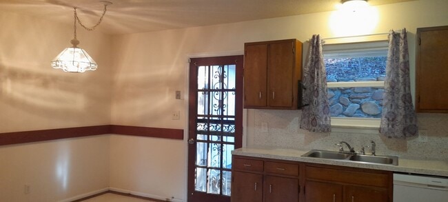 Building Photo - 5234 Donlyn Dr