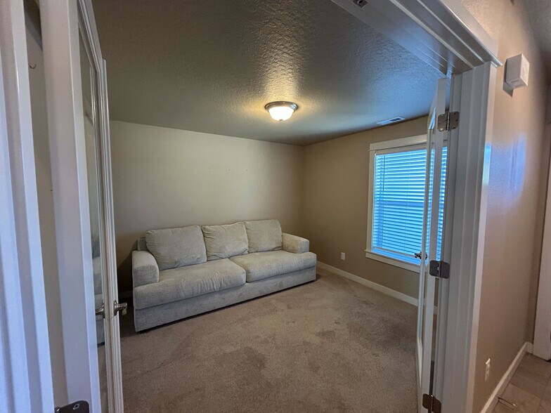Office/Bedroom 3 - 511 Casting St SE