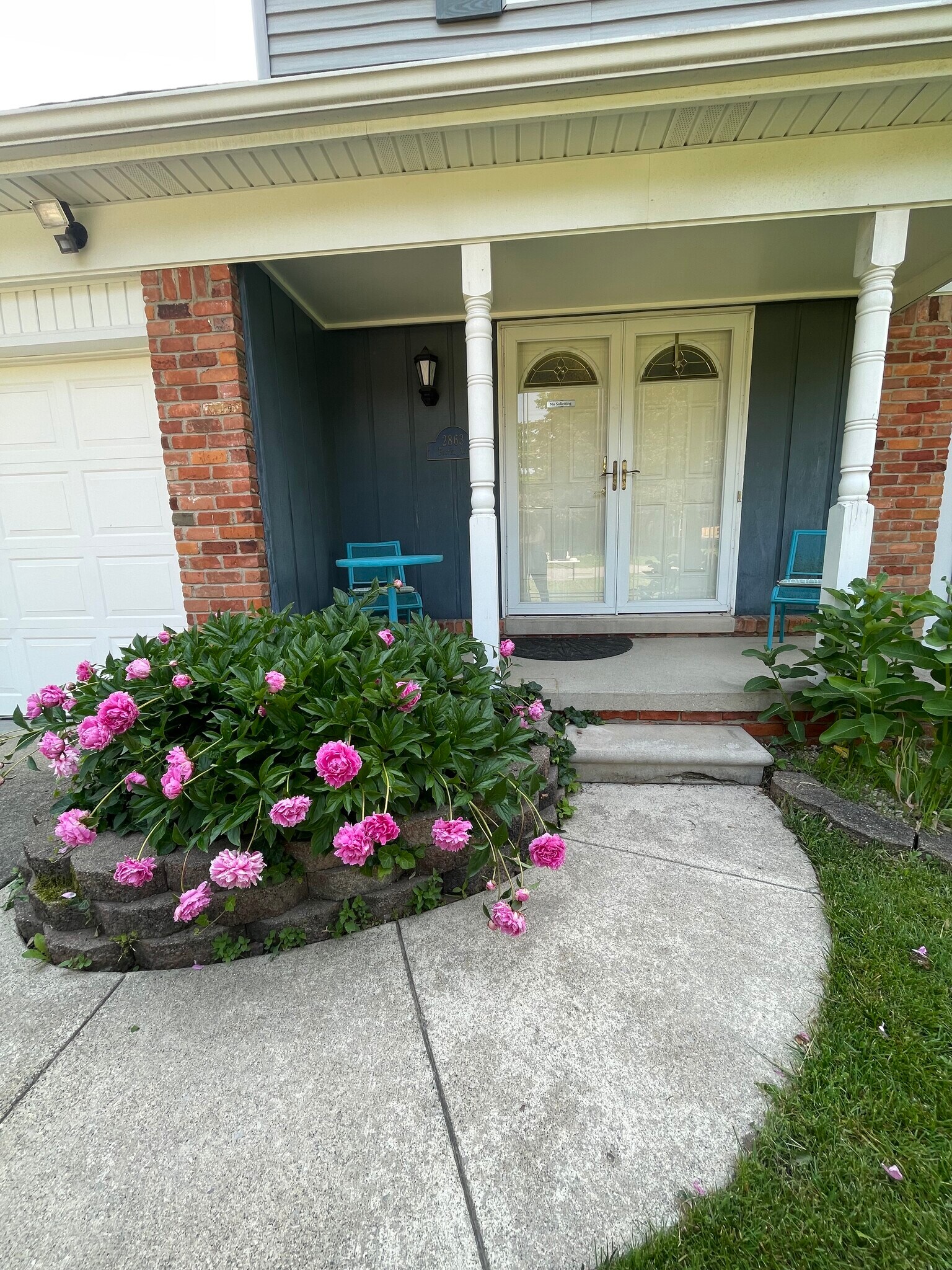 Building Photo - 2863 Foster Ave