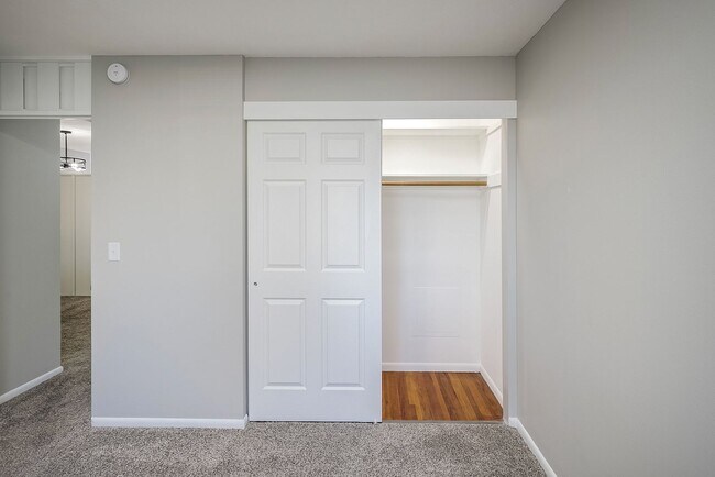 Building Photo - Spacious 3-Bedroom Apartment in Millard!