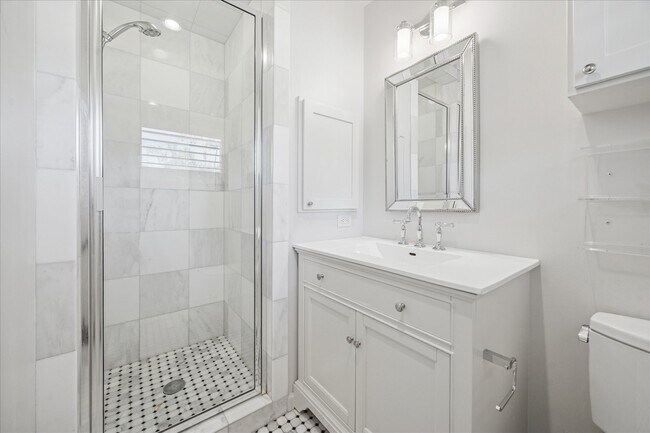 Building Photo - 547 3 Corners Dr