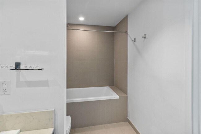 Building Photo - 1080 Brickell Ave