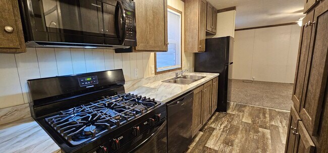 Primary Photo - 56 Birch Ct