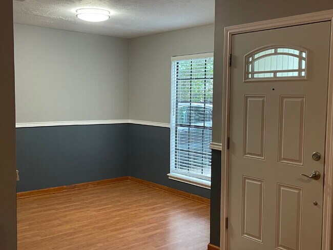 Building Photo - LOVELY ONE STORY wooded-lot home in the heart of The Woodlands.