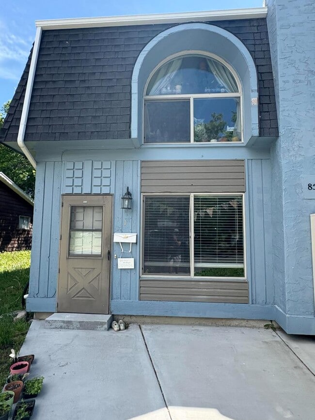 Building Photo - 850 E 275 N