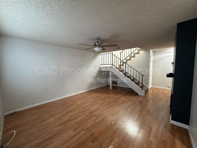 Building Photo - 1380 W 48th St