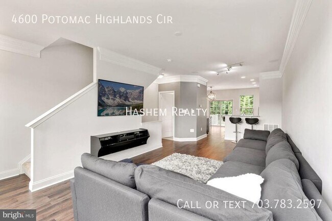 Building Photo - 4600 Potomac Highlands Cir