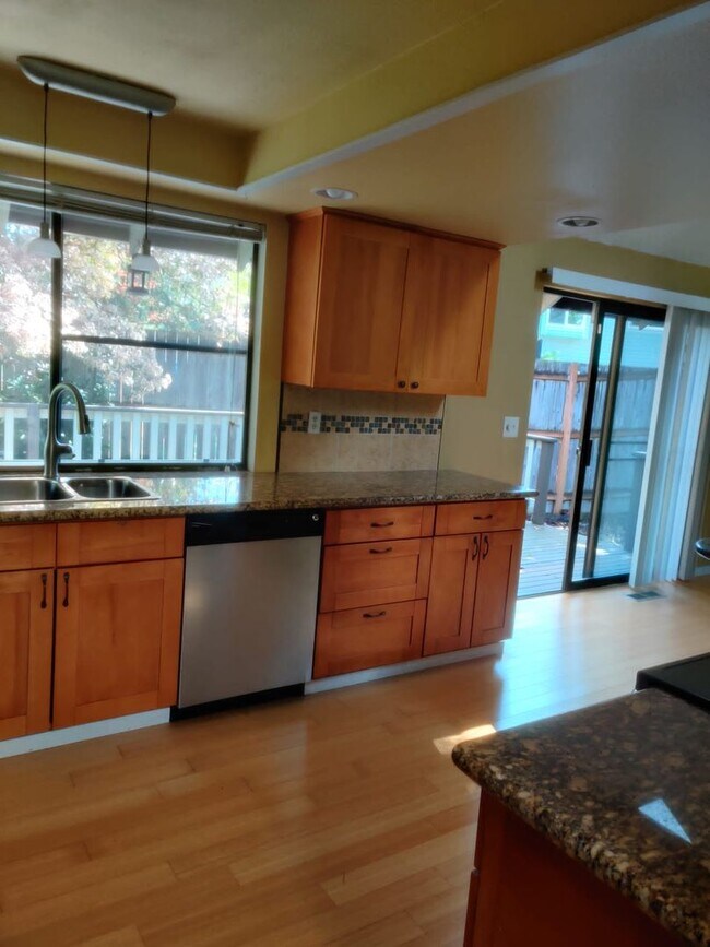 Building Photo - South Cove Commons Gem – Private Beach Acc...