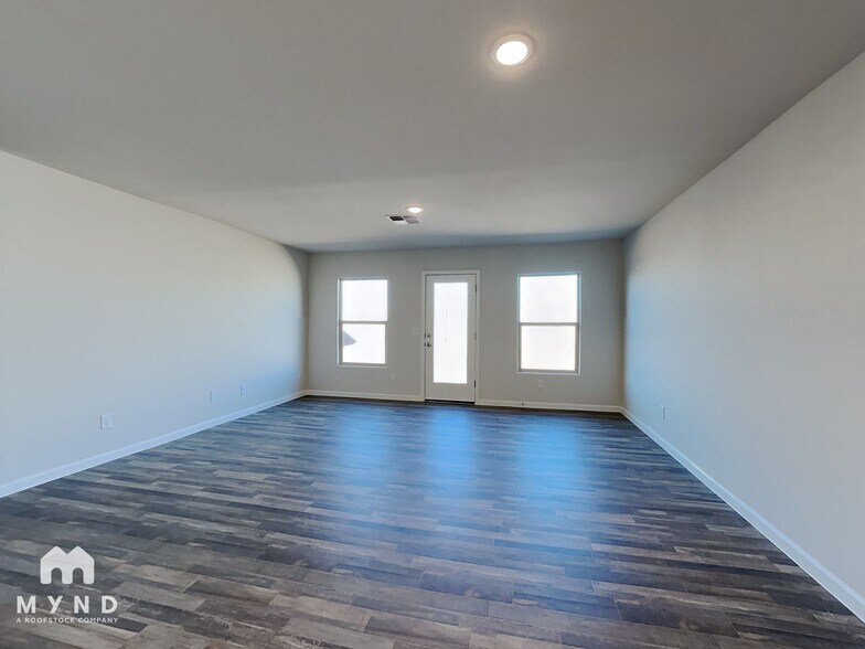 Building Photo - 222 S Picacho Heights Rd
