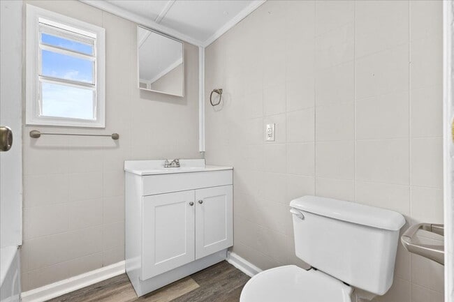 Building Photo - Newly Renovated 2 Bedroom Rental in Kingsport