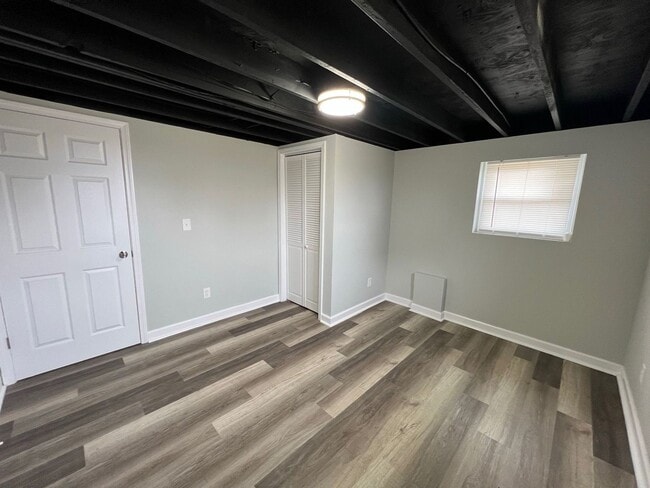 Building Photo - Updated 3-Bedroom Home with Garage in a Cul-de-Sac