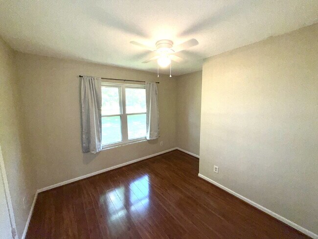 Building Photo - Nice home located in Daphne