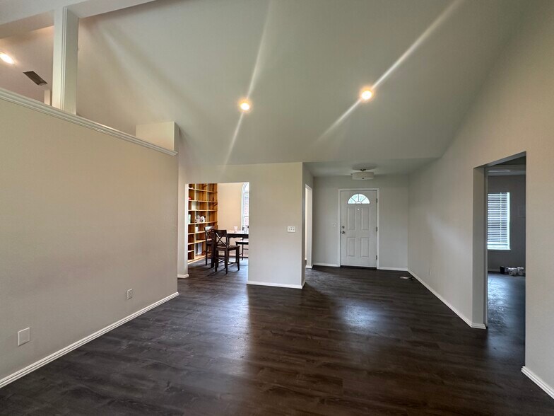 Building Photo - 312 Edgehill Ave