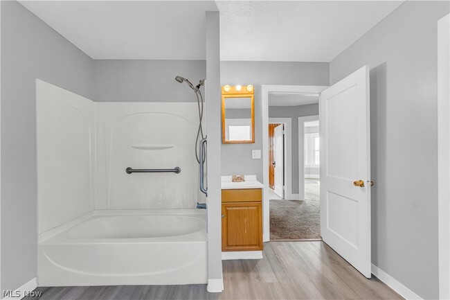 Building Photo - 516 Whitney Ave