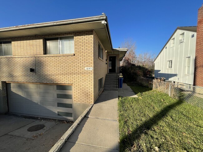 Building Photo - 1645 Parkway Ave
